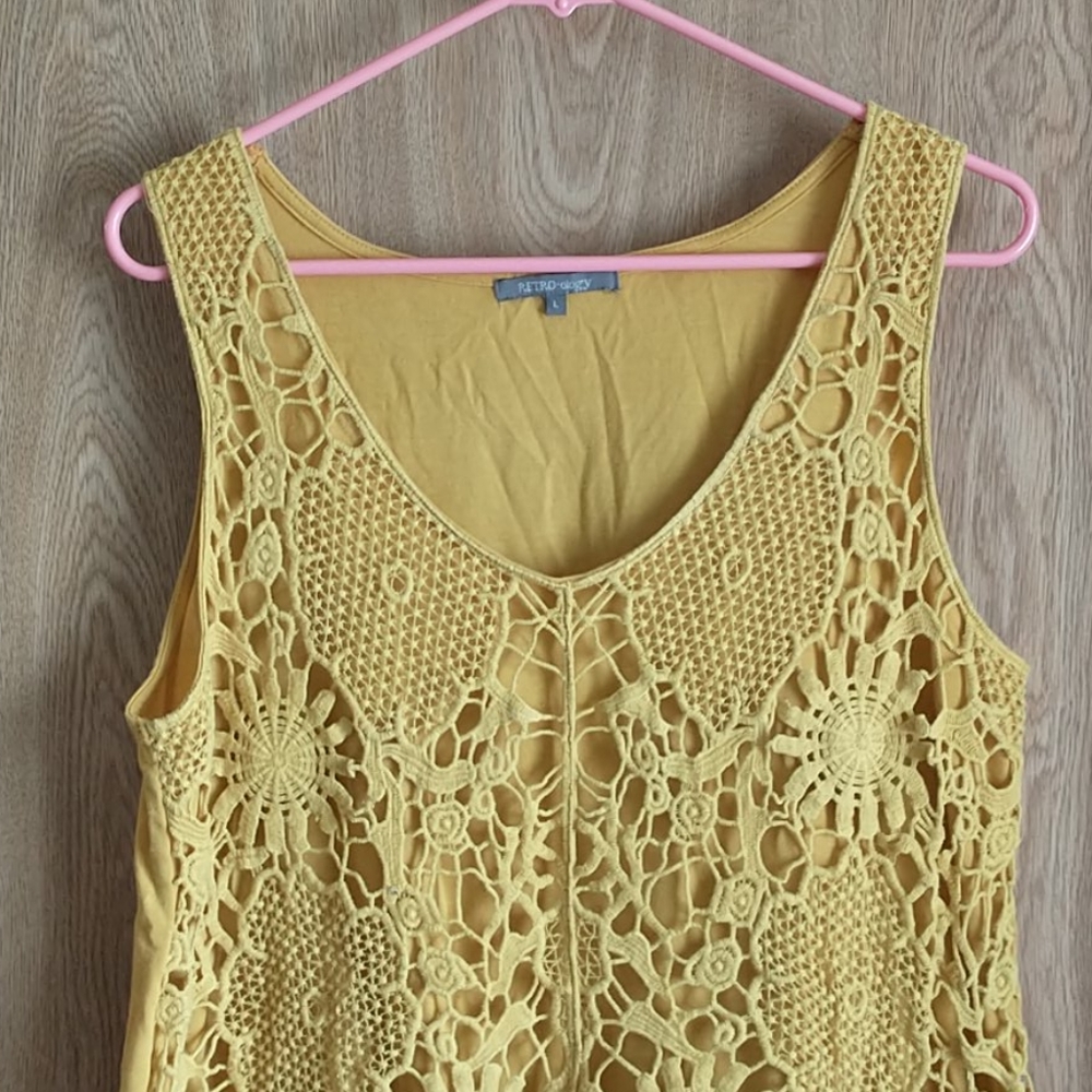 Vintage-Style Tank Top with Lace Detail